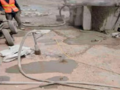 泗县水泥混凝土路面板底注浆技术 路面脱空注浆整治方案